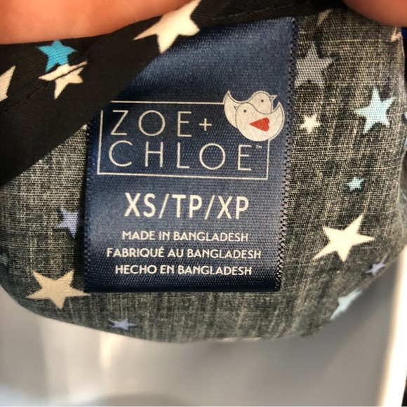 NWT Zoe+Chloe black Star Print short sleeve scrub top size XS - Picture 9 of 9